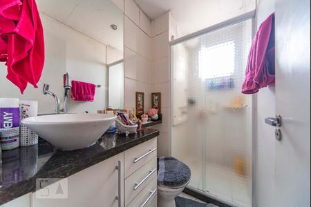 Banheiro  de apartamento para alugar com 2 quartos, 63m² em Parque Erasmo Assunção, Santo André