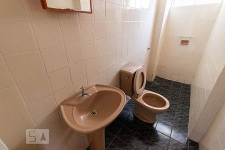 Banheiro de apartamento para alugar com 1 quarto, 35m² em Rebouças, Curitiba