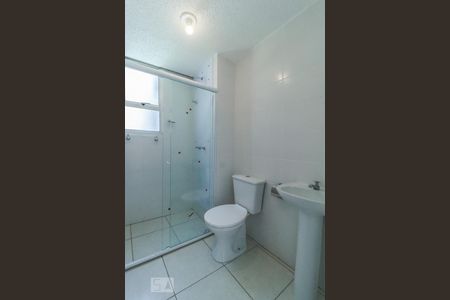 Banheiro de apartamento para alugar com 2 quartos, 68m² em Jacarepaguá, Rio de Janeiro
