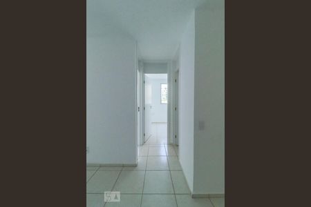 Corredor de apartamento para alugar com 2 quartos, 68m² em Jacarepaguá, Rio de Janeiro