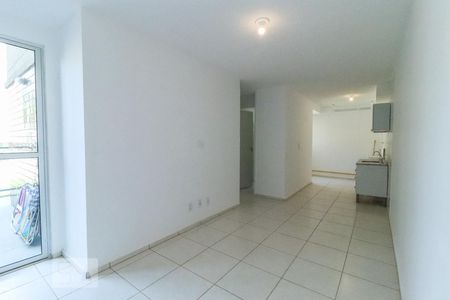Sala e Cozinha de apartamento para alugar com 2 quartos, 68m² em Jacarepaguá, Rio de Janeiro