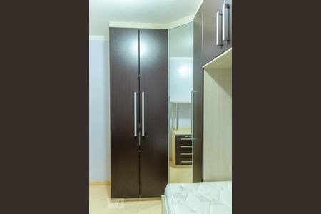 Quarto 1 - Armários de apartamento para alugar com 2 quartos, 49m² em Vila do Encontro, São Paulo
