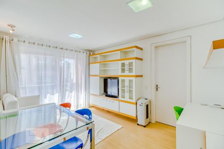 Sala de apartamento à venda com 1 quarto, 47m² em Indianópolis, São Paulo