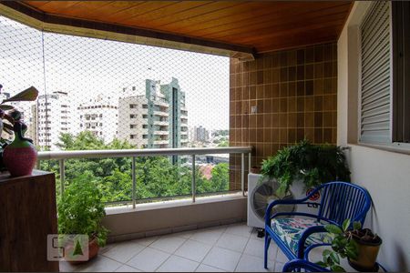 Sacada de apartamento à venda com 3 quartos, 143m² em Cambuí, Campinas