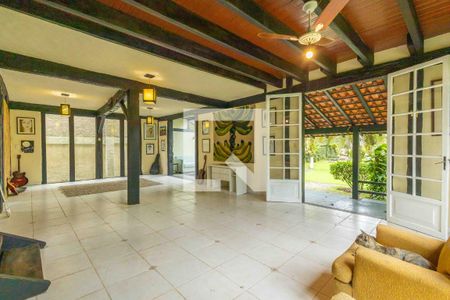 Sala de casa à venda com 4 quartos, 400m² em Vargem Grande, Rio de Janeiro