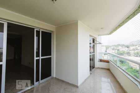 Varanda Sala e Suíte (Primeiro Andar) de apartamento para alugar com 4 quartos, 200m² em Pechincha, Rio de Janeiro