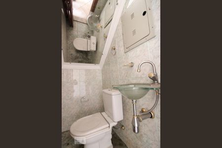 Lavabo de casa para alugar com 3 quartos, 360m² em Santa Teresinha, São Paulo