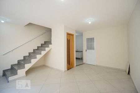 Sala de casa para alugar com 2 quartos, 74m² em Vila Carrão, São Paulo