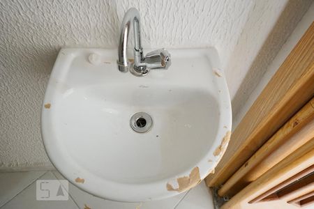 Detalhe lavabo de casa para alugar com 2 quartos, 74m² em Vila Carrão, São Paulo