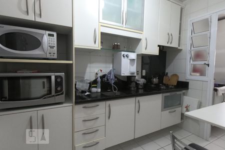 Cozinha de apartamento para alugar com 3 quartos, 89m² em Centro, Florianópolis