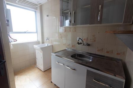 Cozinha de apartamento para alugar com 1 quarto, 40m² em Centro, Curitiba