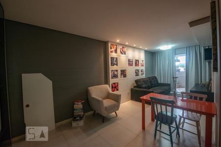 Sala de apartamento para alugar com 2 quartos, 157m² em Kobrasol, São José