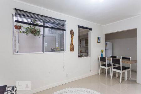 Sala de apartamento para alugar com 1 quarto, 50m² em Partenon, Porto Alegre