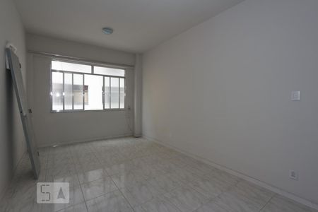 Sala/Quarto de kitnet/studio para alugar com 1 quarto, 25m² em Centro, Rio de Janeiro