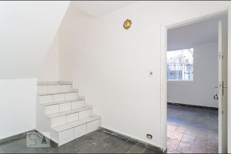 Escadas de casa à venda com 3 quartos, 150m² em Vila Paulista, São Paulo