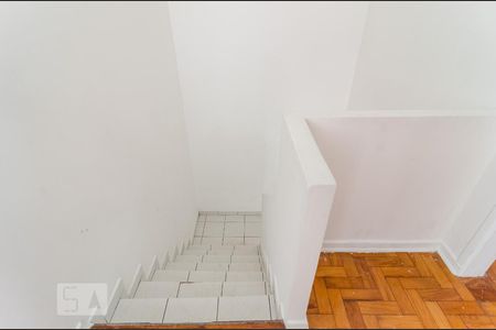 Escadas de casa à venda com 3 quartos, 150m² em Vila Paulista, São Paulo
