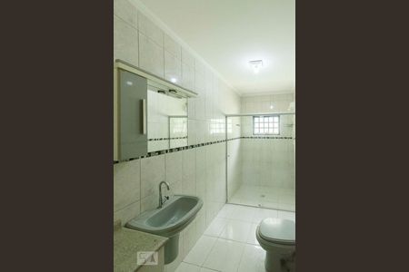 Banheiro de casa para alugar com 3 quartos, 220m² em Quitaúna, Osasco