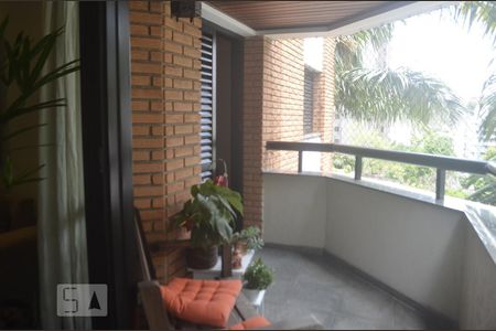 Varanda de apartamento à venda com 3 quartos, 130m² em Real Parque, São Paulo