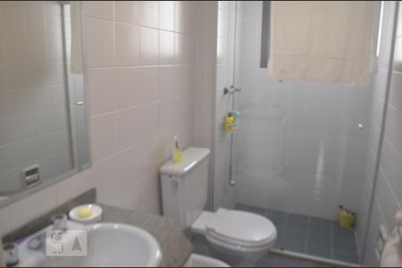 Banheiro de apartamento à venda com 3 quartos, 130m² em Real Parque, São Paulo