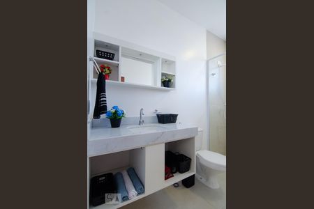 Banheiro de apartamento à venda com 3 quartos, 100m² em Centro, Campinas