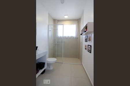 Banheiro de apartamento à venda com 3 quartos, 100m² em Centro, Campinas