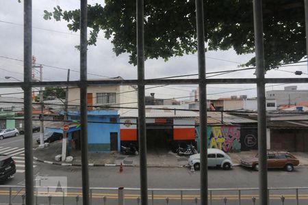 Vista da Sala de Estar de casa à venda com 4 quartos, 174m² em Km 18, Osasco