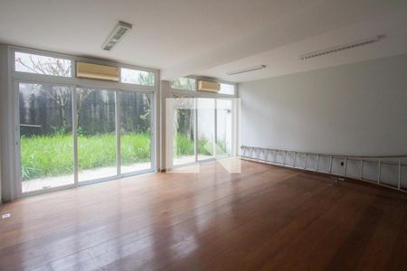 Sala 1 de casa à venda com 5 quartos, 272m² em Jardim das Acácias, São Paulo