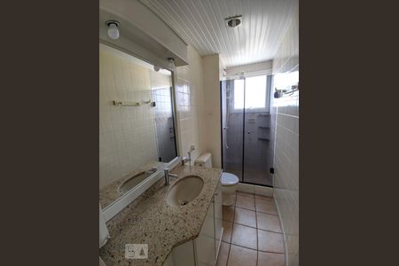 Banheiro de apartamento para alugar com 3 quartos, 75m² em Padre Reus, São Leopoldo