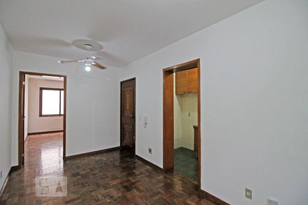 Sala de apartamento para alugar com 1 quarto, 37m² em Bom Fim, Porto Alegre