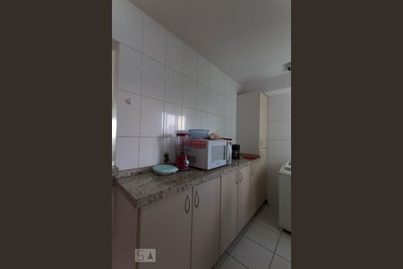 Cozinha de apartamento para alugar com 3 quartos, 78m² em Setor dos Afonsos, Goiânia