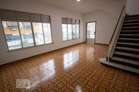 Sala 1 de casa à venda com 3 quartos, 400m² em Santa Rosa, Niterói