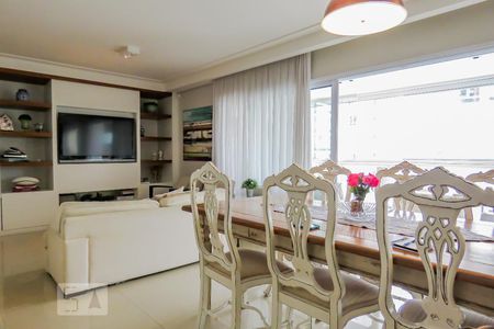 Sala  de apartamento à venda com 2 quartos, 120m² em Vila Olímpia, São Paulo