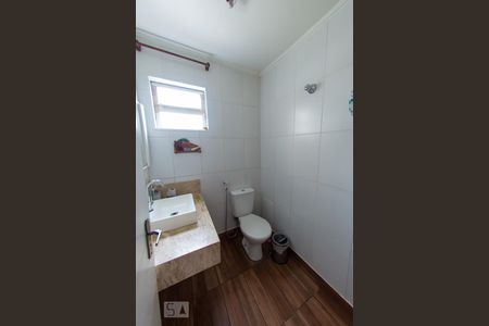 Banheiro de apartamento à venda com 3 quartos, 68m² em Alto de Pinheiros, São Paulo