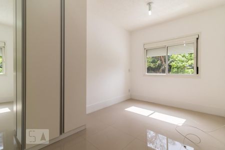 Suíte de apartamento para alugar com 2 quartos, 68m² em Jardim Tupanci, Barueri