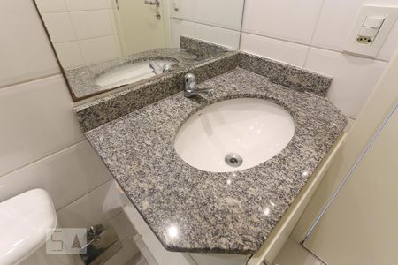 Banheiro de apartamento para alugar com 2 quartos, 67m² em Vila Vera, São Paulo