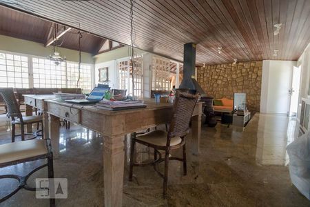 Sala de casa para alugar com 5 quartos, 438m² em Vila Brandina, Campinas