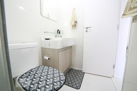 Banheiro de kitnet/studio para alugar com 1 quarto, 35m² em Campo Belo, São Paulo