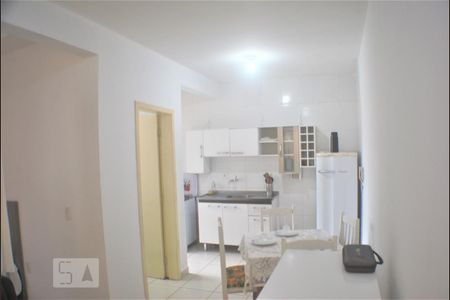 Sala/Cozinha de kitnet/studio para alugar com 1 quarto, 28m² em Santinho , Florianópolis