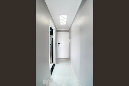 Corredor Entrada de apartamento para alugar com 2 quartos, 53m² em Vila Gustavo, São Paulo