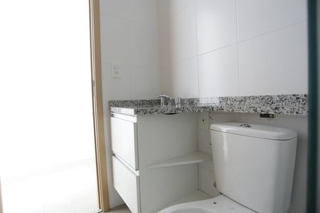 Banheiro de apartamento para alugar com 1 quarto, 20m² em República, São Paulo