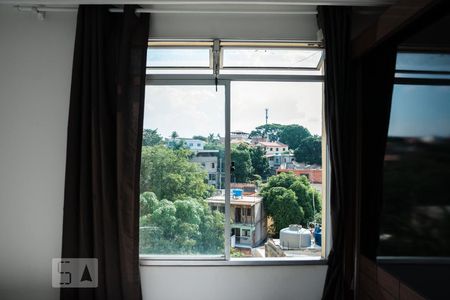 Quarto 1 de apartamento para alugar com 2 quartos, 45m² em Piratininga (venda Nova), Belo Horizonte