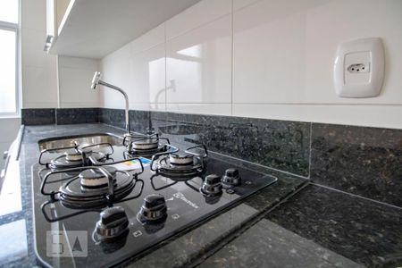 Cozinha de apartamento para alugar com 1 quarto, 33m² em Funcionários, Belo Horizonte