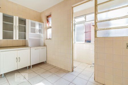 Cozinha de apartamento à venda com 1 quarto, 44m² em Teresópolis, Porto Alegre