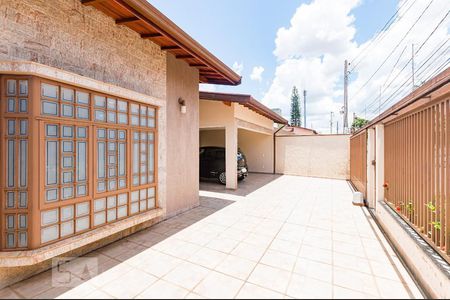 Quintal da Frente de casa à venda com 4 quartos, 258m² em Vila Brandina, Campinas