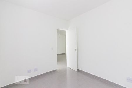 Quarto 2 de apartamento para alugar com 2 quartos, 50m² em Parque Peruche, São Paulo