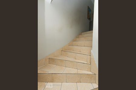 Escada de casa à venda com 3 quartos, 100m² em Vila Paulista, São Paulo