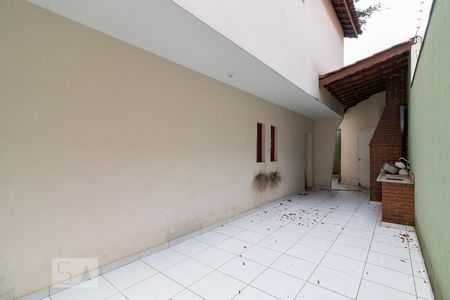 Área externa dos fundos de casa à venda com 4 quartos, 166m² em Picanço, Guarulhos