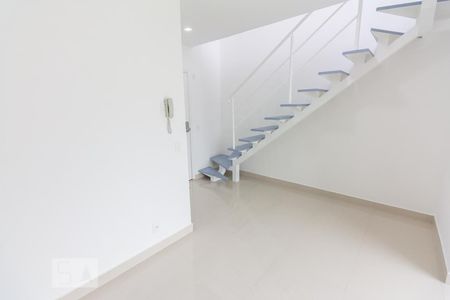 Sala de apartamento para alugar com 1 quarto, 65m² em Parque Industrial Tomas Edson, São Paulo