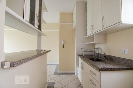 Cozinha de apartamento à venda com 1 quarto, 55m² em Cambuí, Campinas
