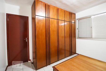 Quarto 2 de apartamento para alugar com 2 quartos, 72m² em Setor Bueno, Goiânia